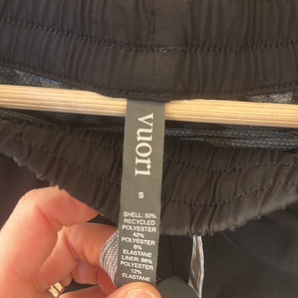 Vuori running shorts - Picture 3 of 3